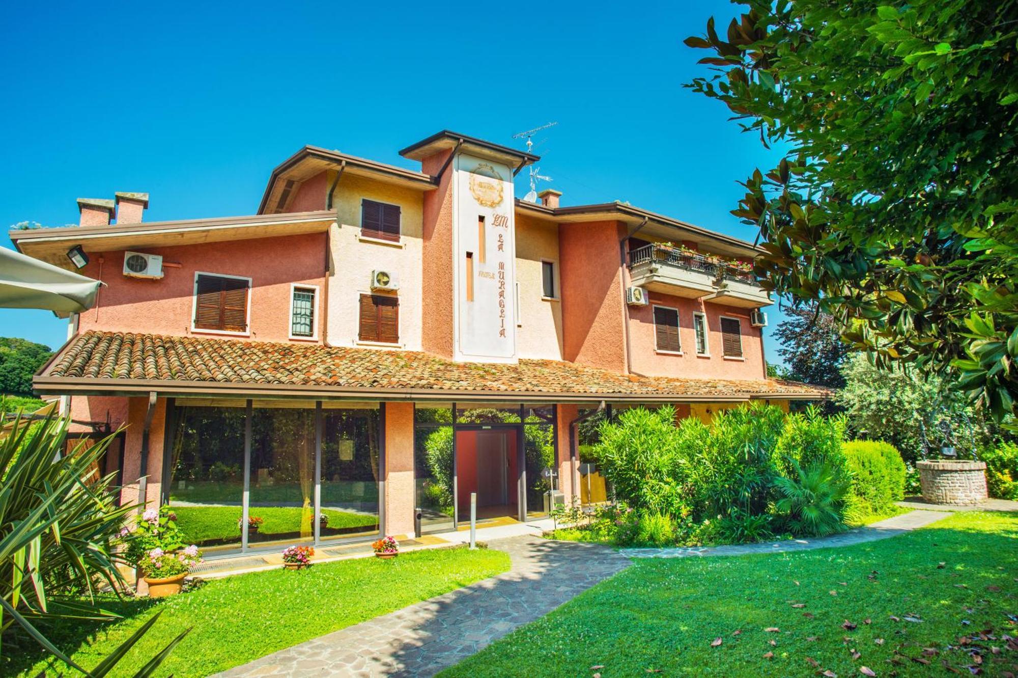 Hotel Il Castello Pozzolengo Exterior photo